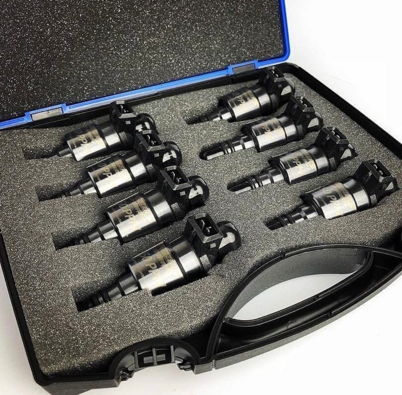 Atomizer fuel injectors